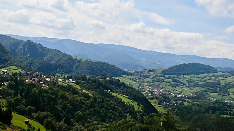 Campulung Muscel, cartier Grui, apartament la munte 45000euro